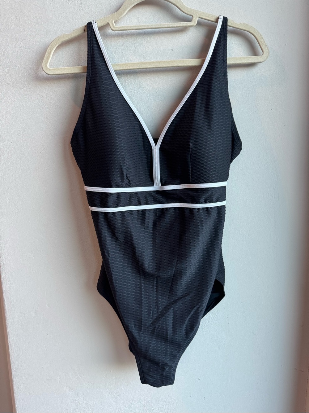 Nip Tuck Swim "Promised Aphrodite" Audrey Textured One Piece Black White Sz 12